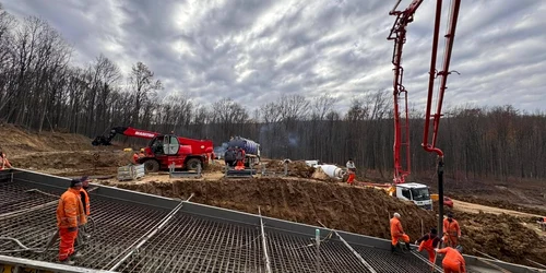 Lucrări la Autostrada cu tuneluri Holdea margina Foto DRDP Timișoara (9) jpg