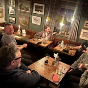 turisti blocati pub Marea Britanie jpg