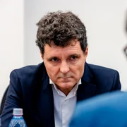 Nicuşor Dan fB jpg