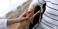 empatie scaun cu rotile pacient shutterstock 1562124124 jpg