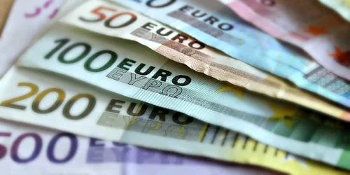 euro valuta bani pixabay jpg