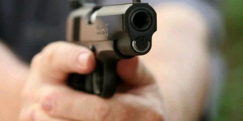 Pistolul era armat şi nu era asigurat FOTO IGPR