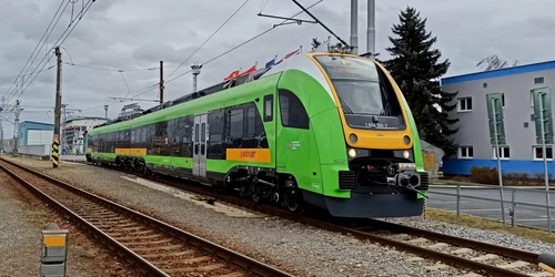 rama electrica tren electric PESA foto facebook ARF jpg