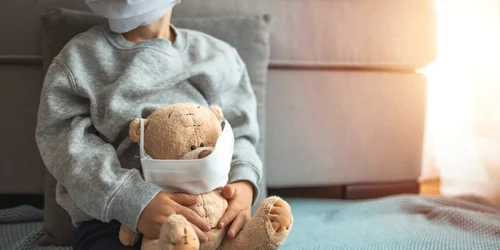Copil coronavirus covid pandemie FOTO Shutterstock