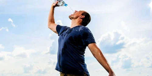 apa hidratare baut FOTO shutterstock