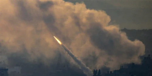 Racheta lansata din Gaza catre Israel FOTO EPA EFE jpg