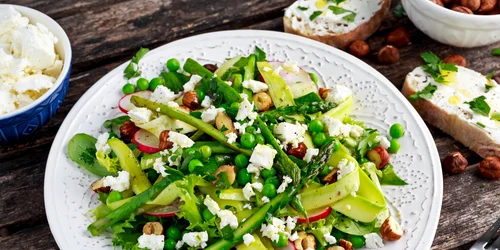 Salata de legume Sursa foto shutterstock 503508337 jpg