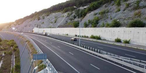 Autostrada Lugoj Deva, dealul liliecilor din nou în șantier Foto Daniel Guță ADEVĂRUL (2) JPG