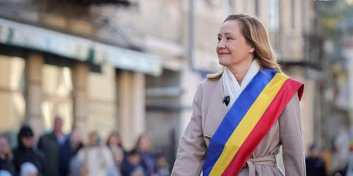 Elena Lasconi primarul Campulungului Foto Facebook ELena Lasconi jpg