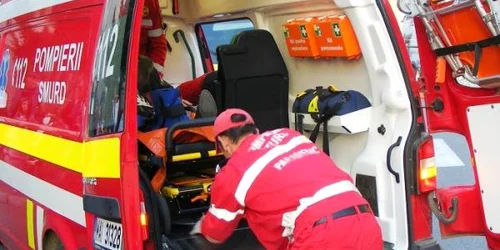 La locul accidentului a ajuns şi un echipaj SMURD. FOTO: Arhivă