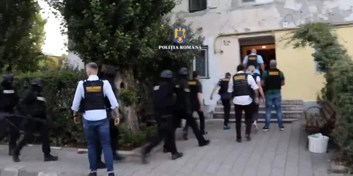Rețea de proxeneți, destructurată în Târgoviște. FOTO captură IPJ Dâmbovița