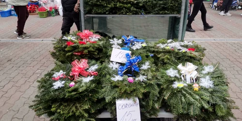 craciunul 2024, preturi in piata slatina brazi, aranjamente si legume foto alina mitran (8) jpg