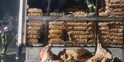 incendiu tir carbuni vama giurgiu ISU Giurgiu png